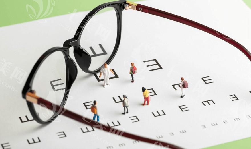 揭晓西安的眼科医院近视眼手术价目表 LASIK半飞秒激光、Q值、SMART准分子激光、非散光晶体植入ICL部分有折扣