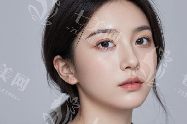 郑州隆胸哪家医院口碑好？排名前五的医院丰胸技术好收费也不贵