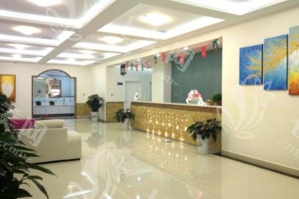 南阳维多利亚整形医院隆胸成效如何？自然饱满的胸部不是梦 