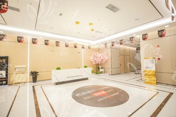 安徽芜湖名姝医疗美容医院祛眼袋价格：眶隔释放祛眼袋8800元起，收费透明