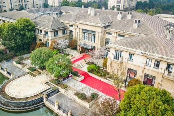安徽芜湖名姝医疗美容医院祛眼袋价格：眶隔释放祛眼袋8800元起，收费透明