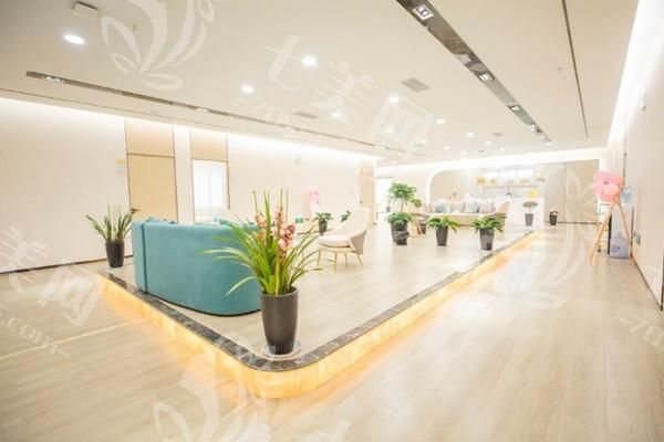 安徽芜湖名姝医疗美容医院祛眼袋价格：眶隔释放祛眼袋8800元起，收费透明