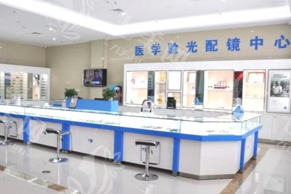 毕节阳明眼科医院怎么样？从屈光手术技术和设备条件分析