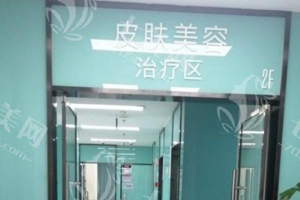 成都中医大银海整形靠谱吗？正规资质权威认证，医生技术过硬、经验丰富