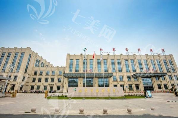 被夸爆的如皋鑫程医院口腔科种植牙靠谱吗？医生团队强收费透明