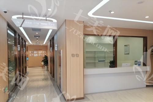 连云港莱芽口腔门诊部种植牙价格表：单颗2900起，含术后护理费用！