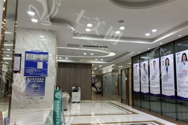 网友问深圳卫康口腔门诊部看牙贵吗？价格亲民且无隐形消费