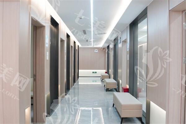 深圳港龙医院口腔科室靠谱吗？科室齐全+医生经验足+口碑好更实在  