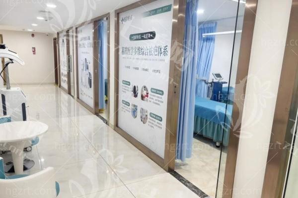 深圳悦尔医疗美容疤痕科祛凹陷疤价格：填充物注射4800起/点阵激光3800+